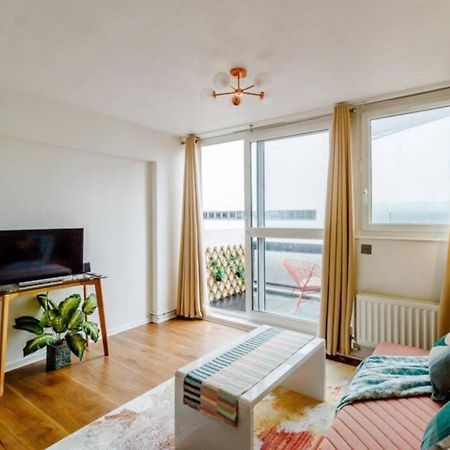 Super Spacious 2 Bedroom Apt 20Mn From Central. Londen Buitenkant foto