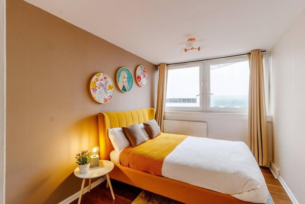 Super Spacious 2 Bedroom Apt 20Mn From Central. Londen Buitenkant foto