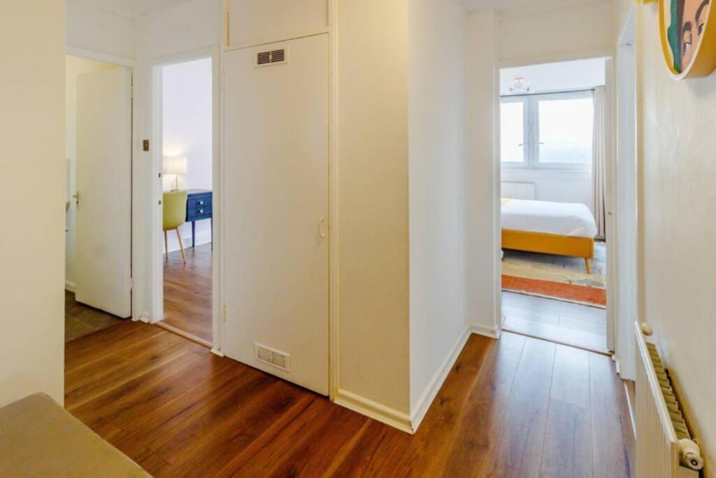 Super Spacious 2 Bedroom Apt 20Mn From Central. Londen Buitenkant foto