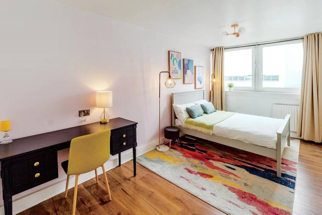 Super Spacious 2 Bedroom Apt 20Mn From Central. Londen Buitenkant foto